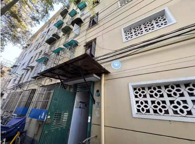 上海市徐汇区岳阳路77弄小区17栋1F 