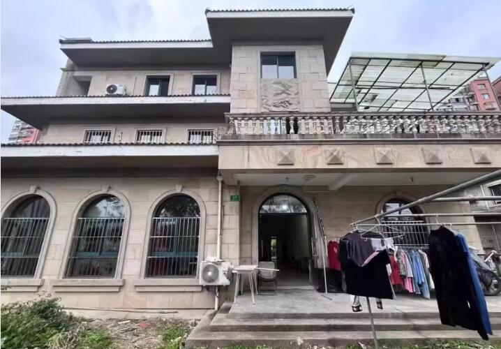 上海市嘉定区爱德佳苑五街坊17栋 