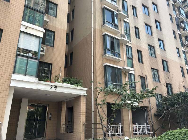 上海市青浦区公园大观吉富绅花园9栋2F 