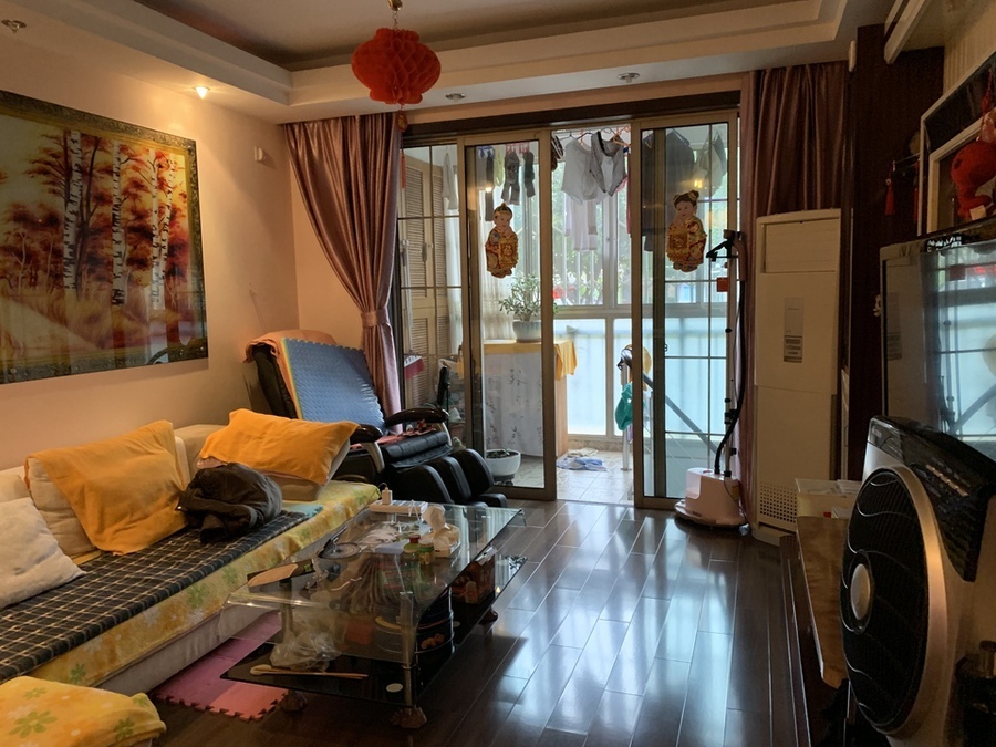 上海市闵行区丽都城假日景苑42栋1F 