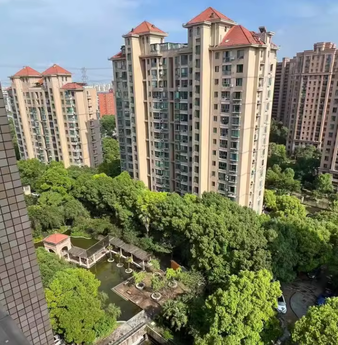 上海市浦东新区绿洲康城亲水湾59栋25F 