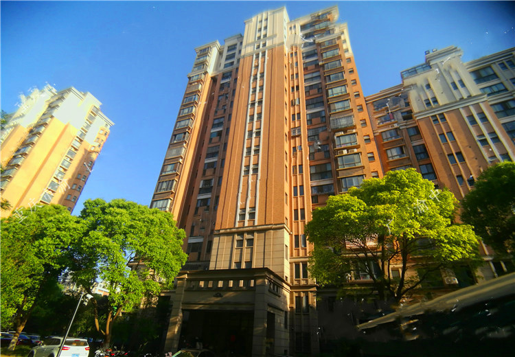 上海市奉贤区绿地南桥新苑348栋5F 