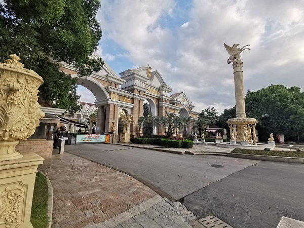 上海市青浦区西郊大公馆徐泾镇159栋 