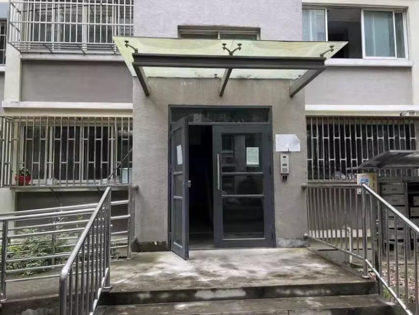 上海市浦东新区泥城苑6栋2F 