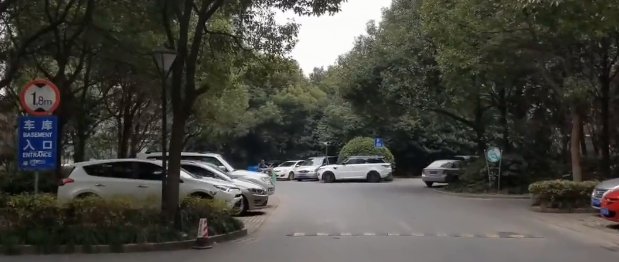 上海市宝山区三花现代城香梅苑24栋5F 