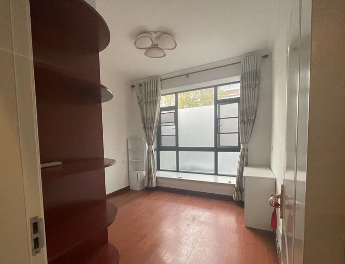 上海市青浦区合生御廷园179栋1F 