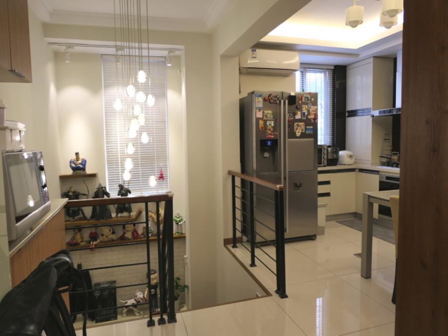 上海市青浦区招商虹桥华府65栋1F及车位 