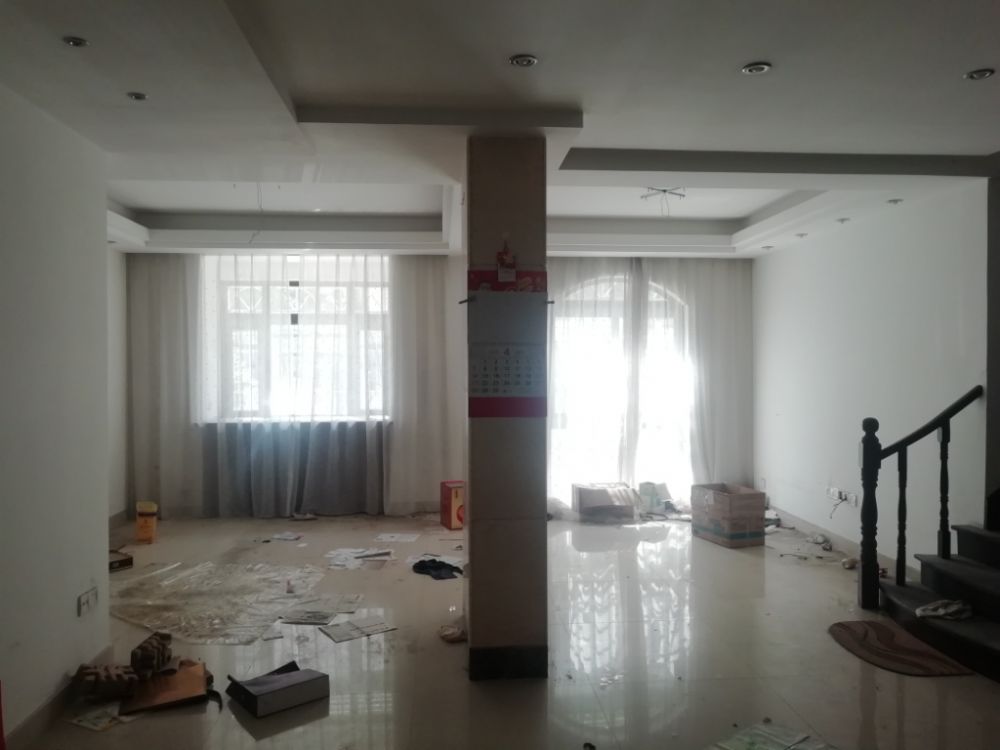 上海市静安区嘉茵苑17栋1F 