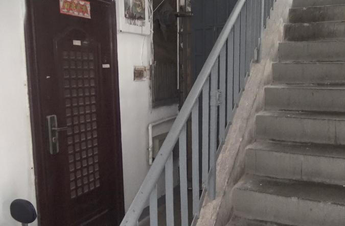 上海市长宁区长虹小区77栋1F 