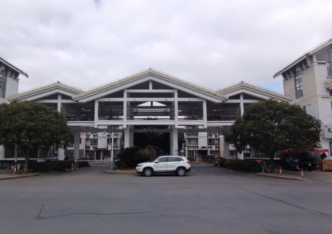 上海市青浦区泰安公寓37栋2F 