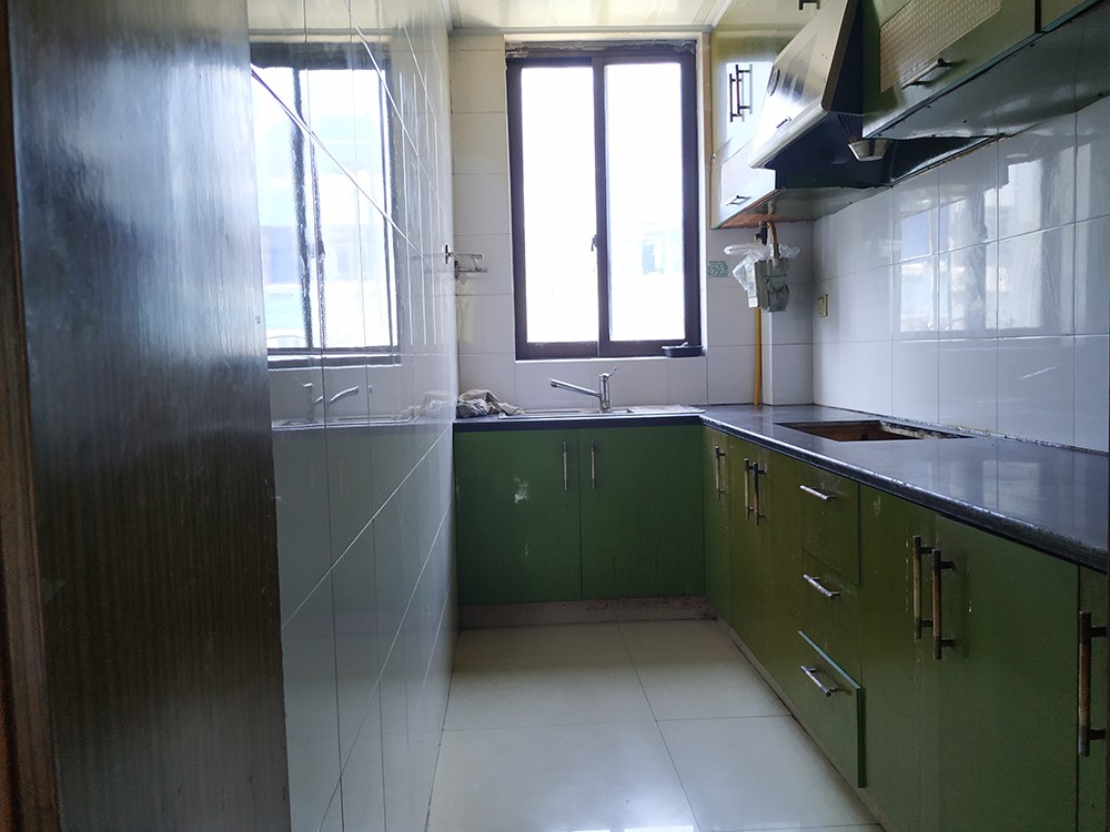 上海市奉贤区育秀西区6栋4F 