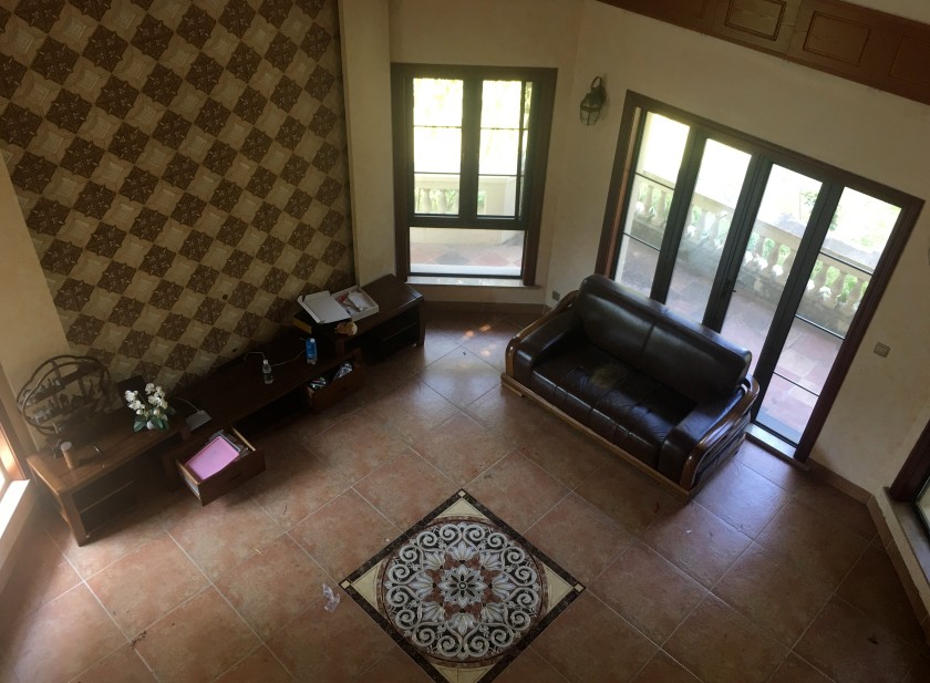 上海市松江区长泰西郊别墅洞泾镇18栋全幢 