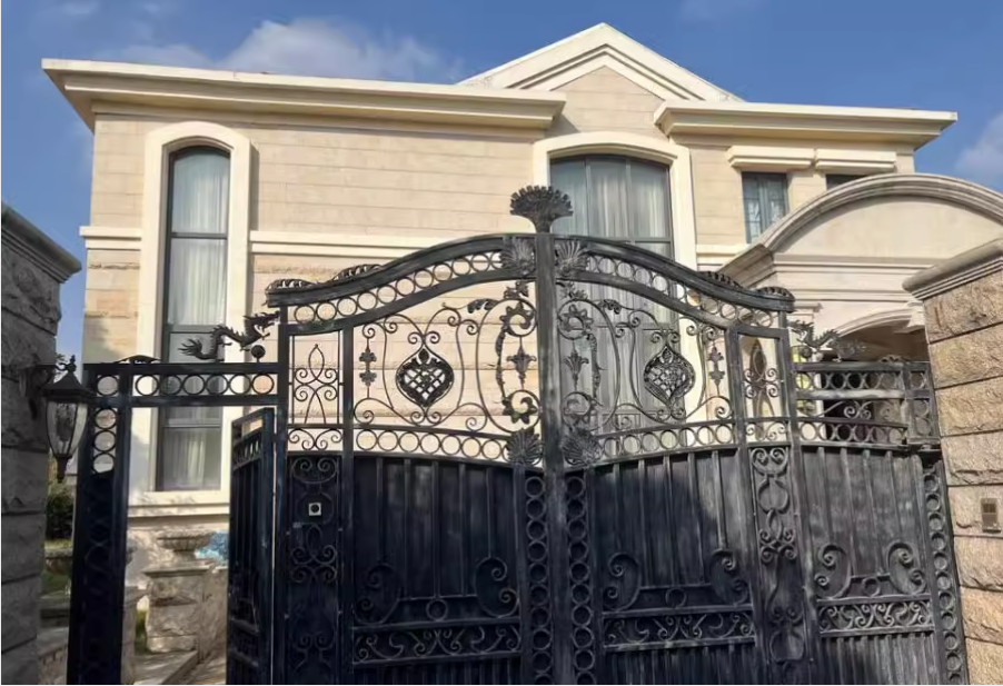 上海市青浦区中海翡翠湖岸别墅赵巷镇93栋 