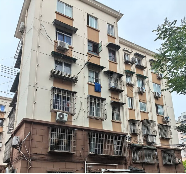 上海市普陀区真光新村第七小区113栋5F 