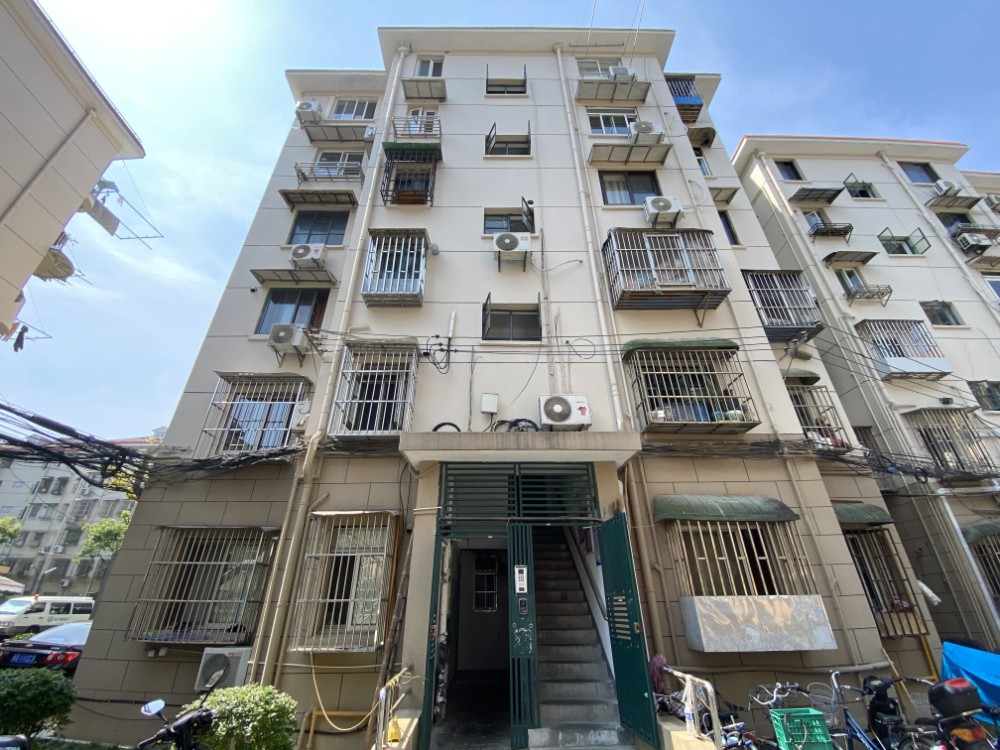 上海市普陀区新黄小区26栋1F 