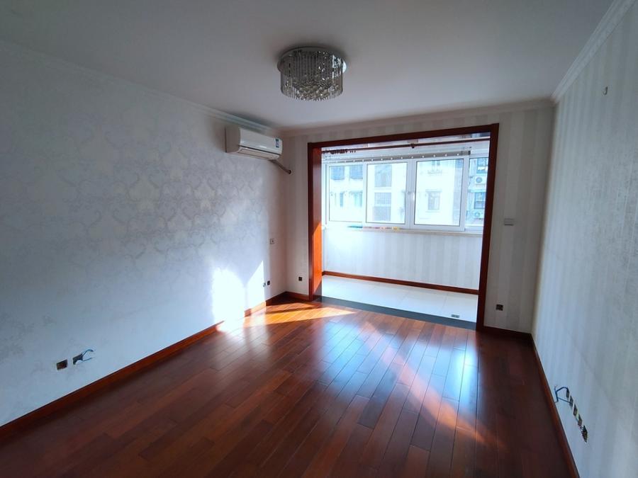 上海市长宁区协和苑3栋5F 