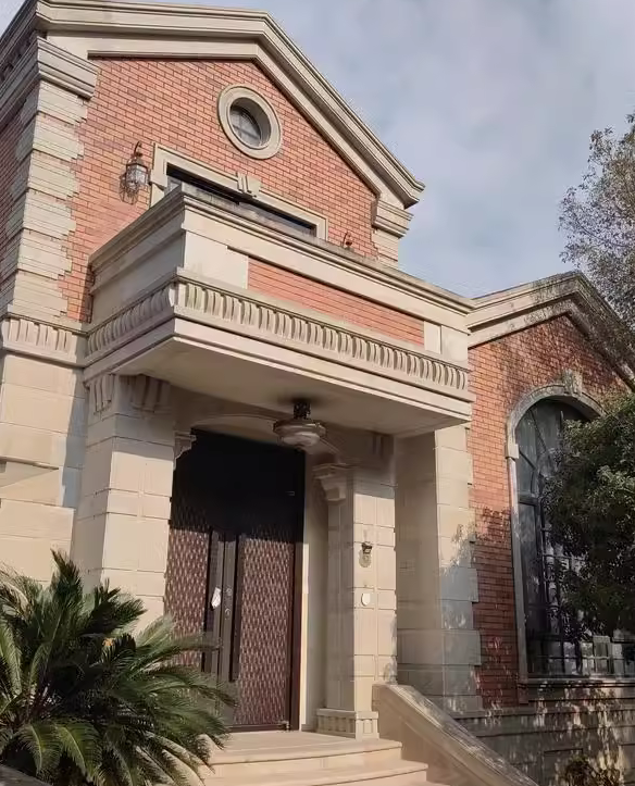 上海市浦东新区东郊紫园45栋 