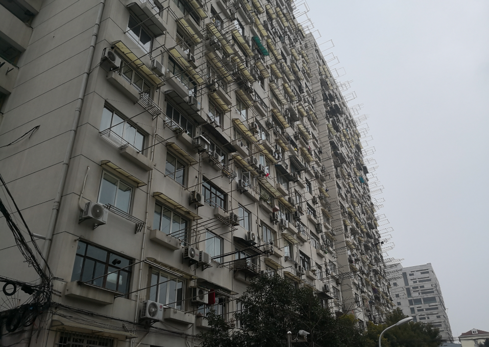 上海市虹口区赤三小区5栋2F 