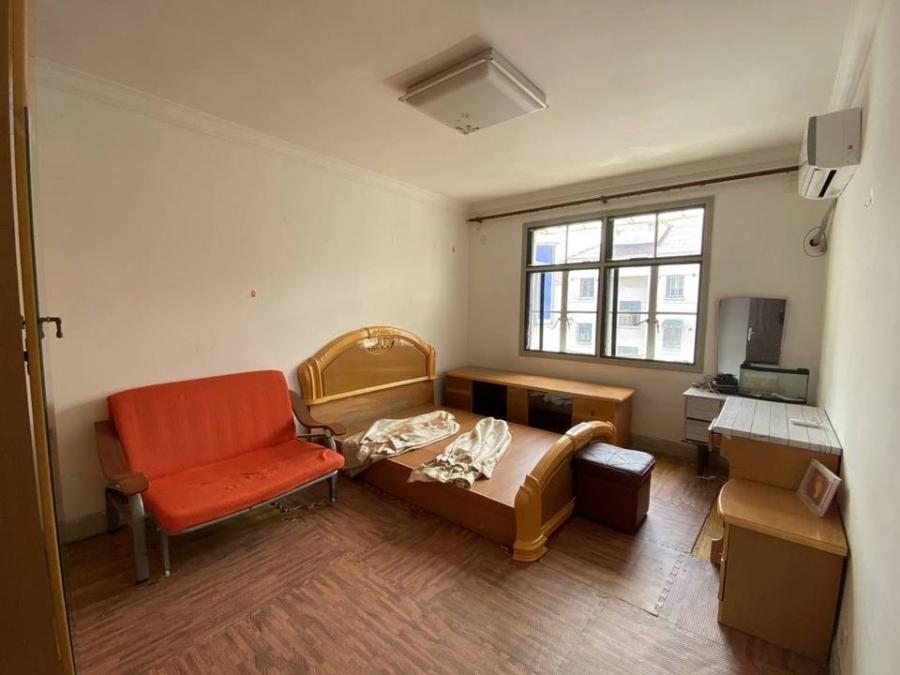 上海市徐汇区东荡小区23栋6F 