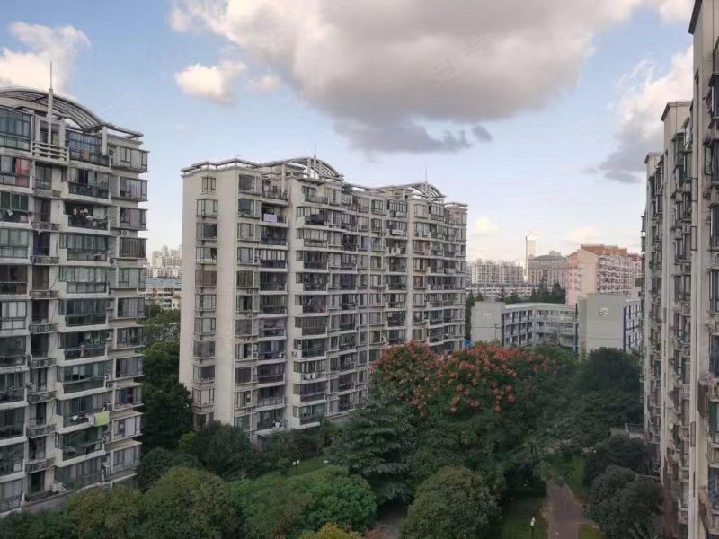 上海市嘉定区泰宸景苑54栋6F 