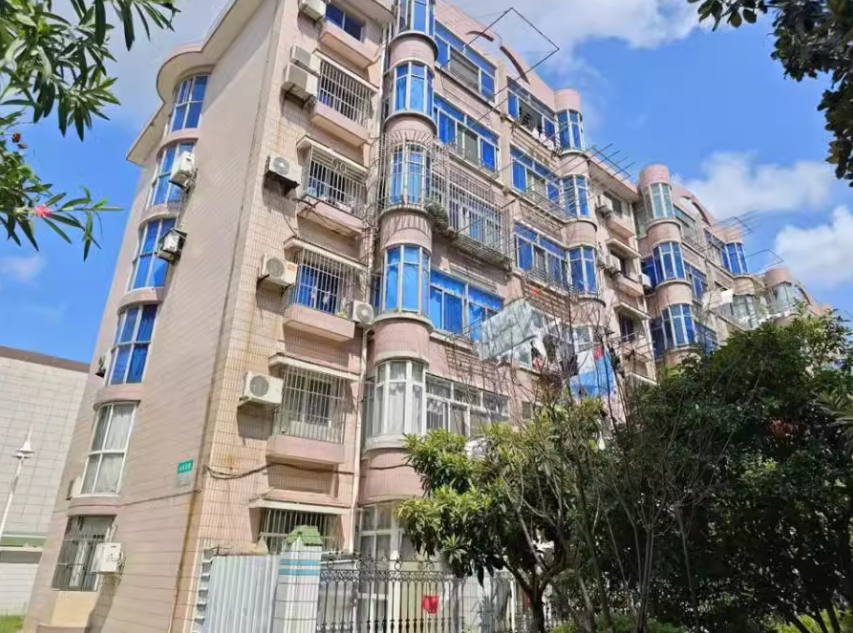 上海市崇明区永凤花园38栋4F 