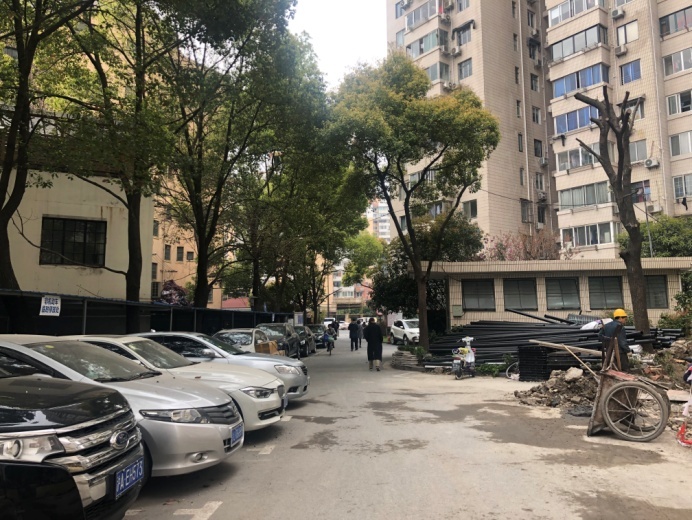 上海市长宁区华山花苑10栋1F 