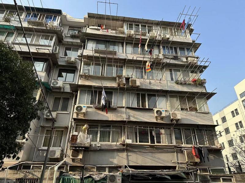 上海市宝山区逸仙小区132栋6F 