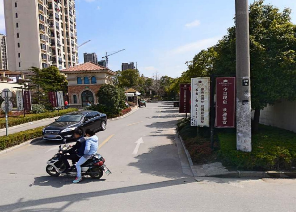 上海市宝山区中裕豪庭-君邑地中海70栋2F 