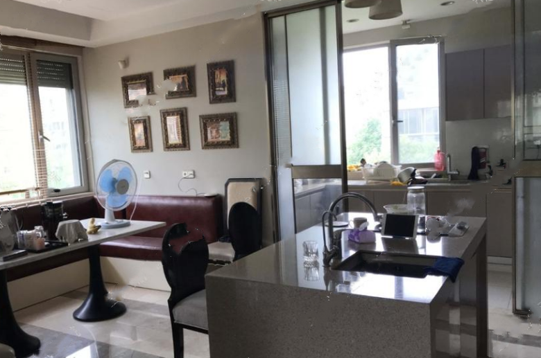 上海市浦东新区万科五玠坊20栋4F及2个车位 