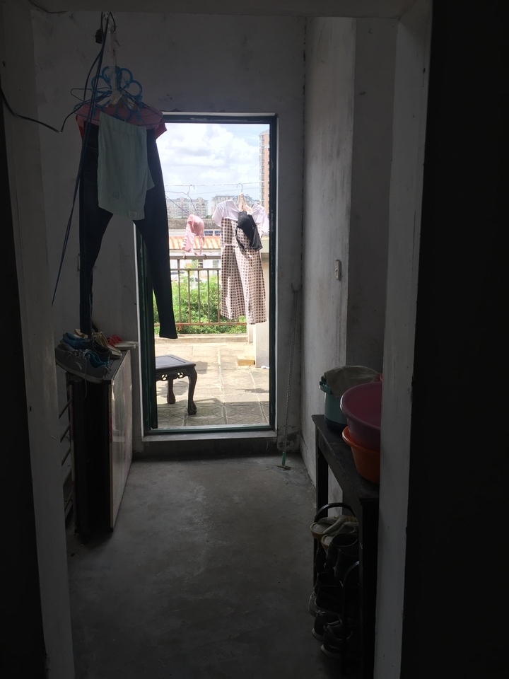 上海市松江区金港花园泗泾镇83栋 