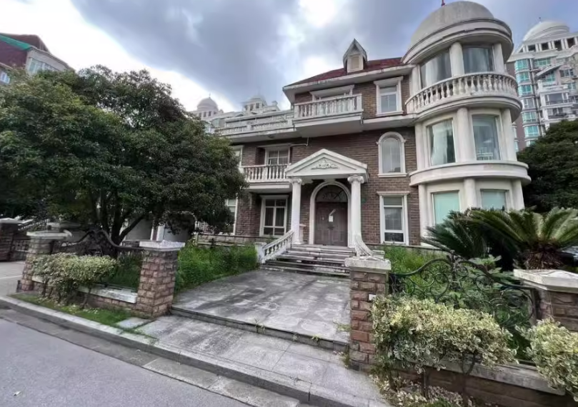 上海市浦东新区锦三角花园17栋全幢及地下层 