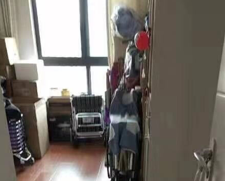 上海市宝山区保利叶都3栋25F 