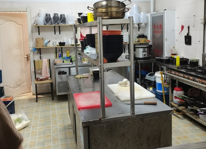 上海市金山区金山万达海汇街23栋 