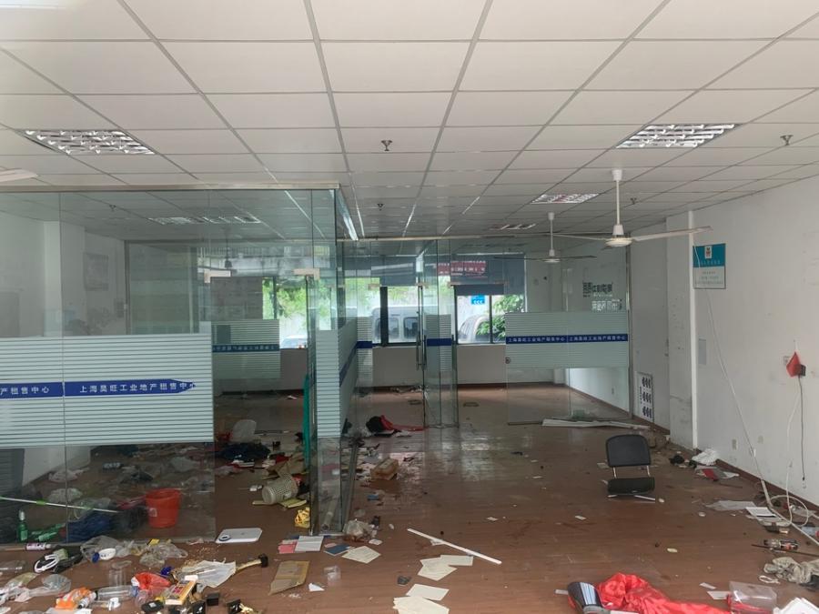 上海市青浦区重固世纪商业广场重固镇大街590栋3幢1F 