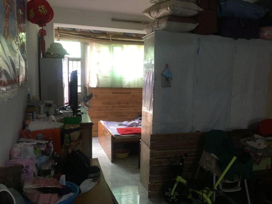 上海市松江区天虹二村178栋1F 