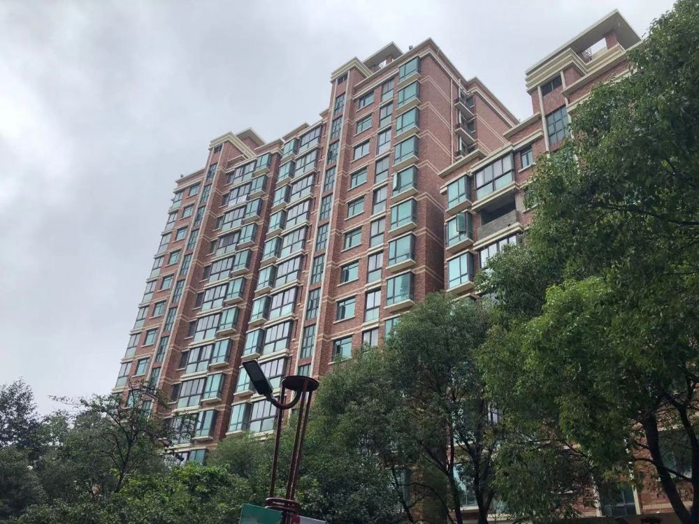 上海市金山区金天地花园37栋13F 