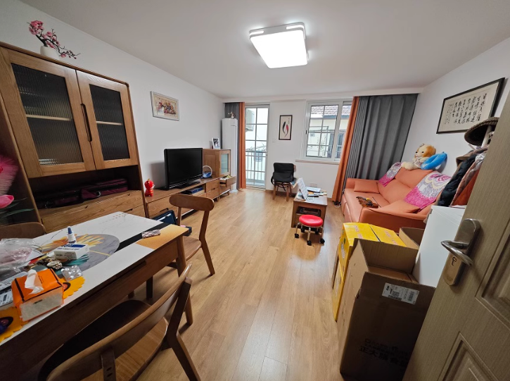 上海市黄浦区振华里小区19栋3F 