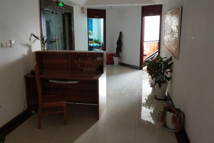 上海市徐汇区宝鼎大厦550栋17F及地下车位 