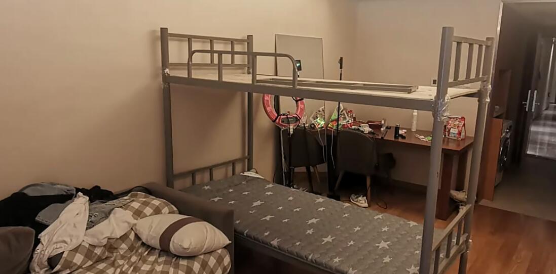 上海市徐汇区金巢铂瑞阁18栋3F及地下169个车位 