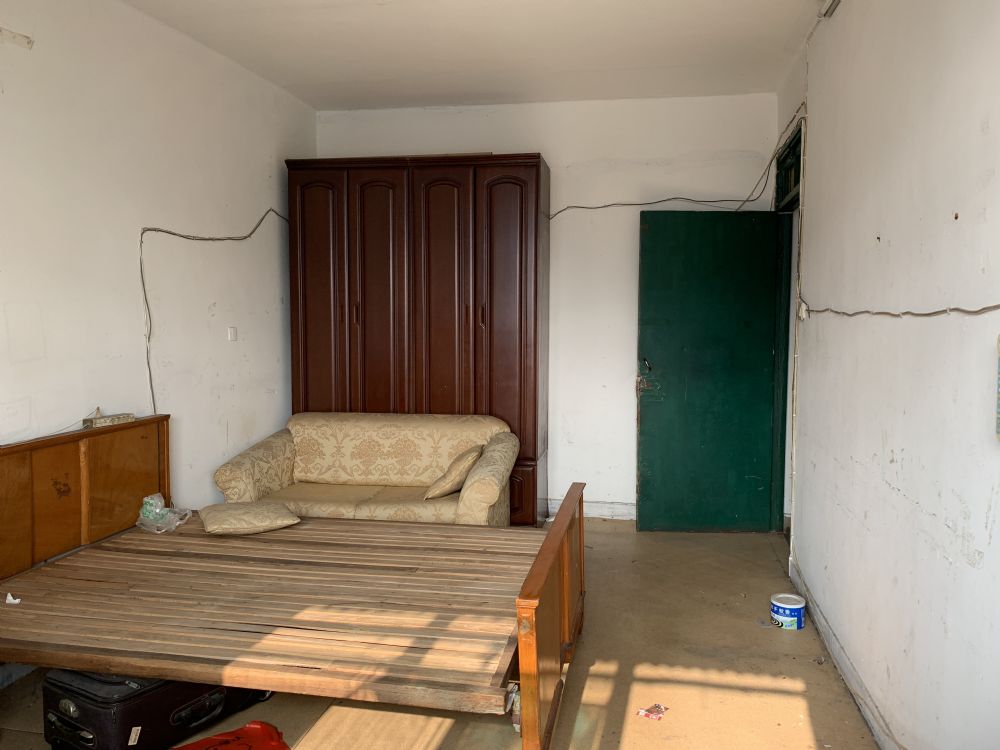 上海市杨浦区松花一村48栋6F 