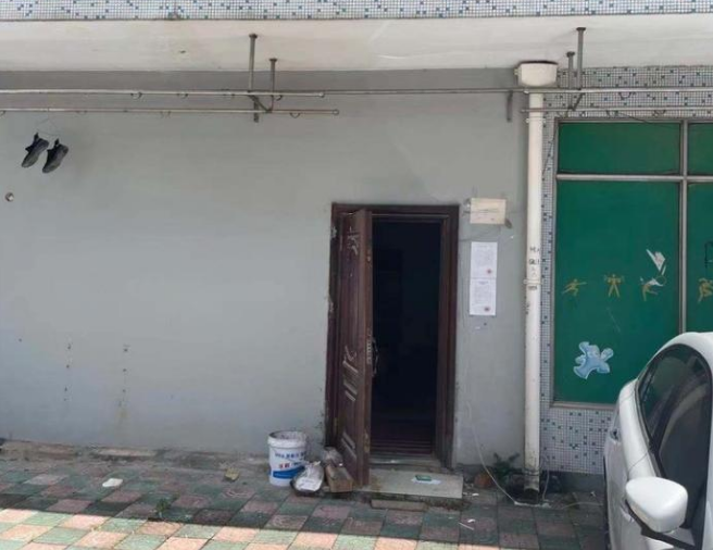 上海市浦东新区95弄小区沿街商铺航兴北路97弄4栋1F 