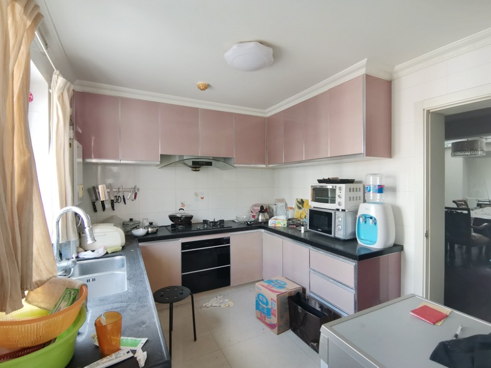 上海市奉贤区娜欧佳苑50栋1-3F 