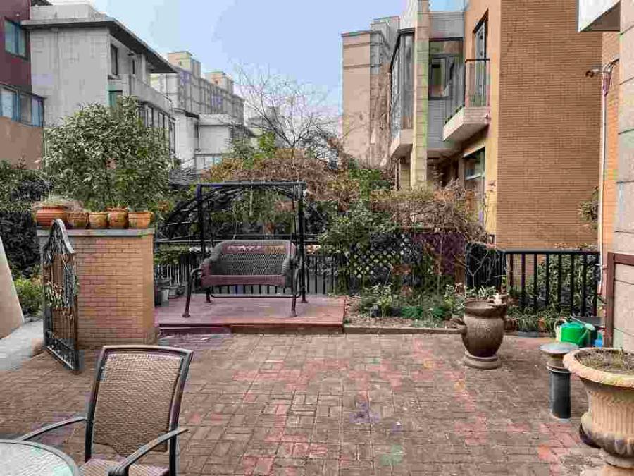 上海市松江区沿海丽水馨庭983栋全幢 