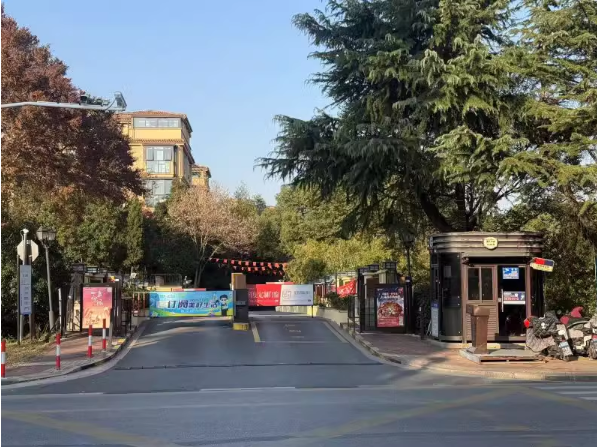 上海市青浦区龙湖·滟澜山83栋1F、2F 