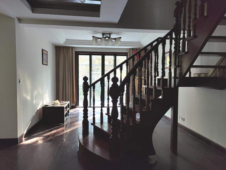 上海市徐汇区虹桥乐庭11栋1F 