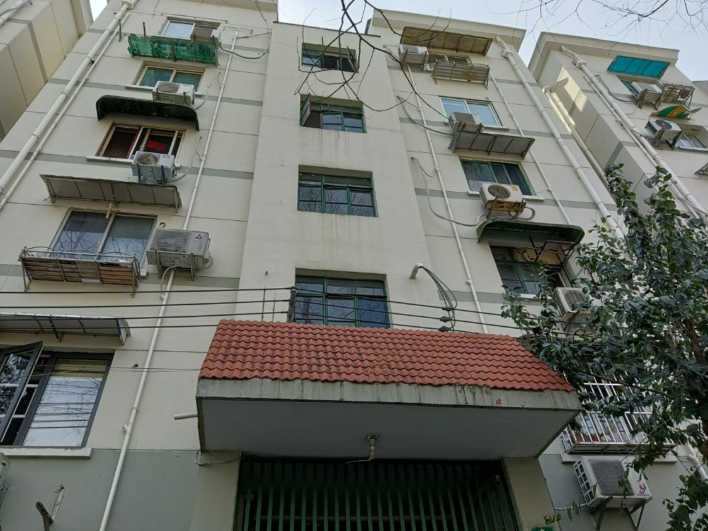 上海市虹口区锦苑小区3栋3F 