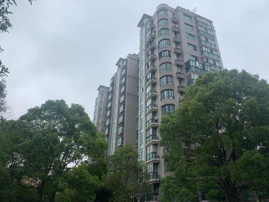 上海市宝山区水岸蓝桥61栋17F 