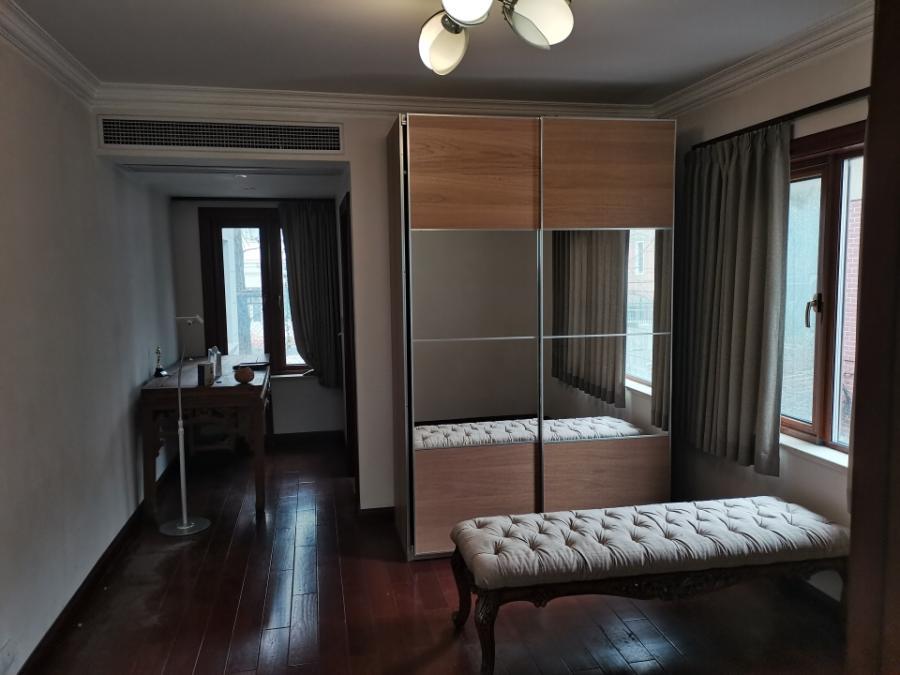 上海市长宁区虹桥路967弄小区5栋 