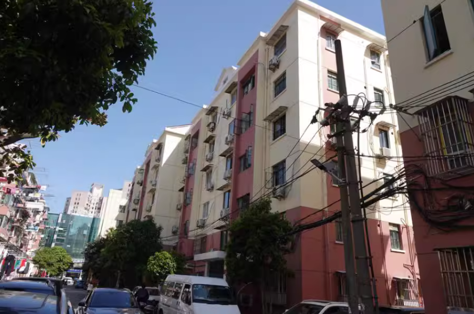 上海市浦东新区南泉小区8栋6F 