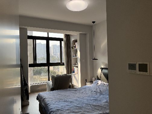 上海市松江区同济晶萃77栋1F 